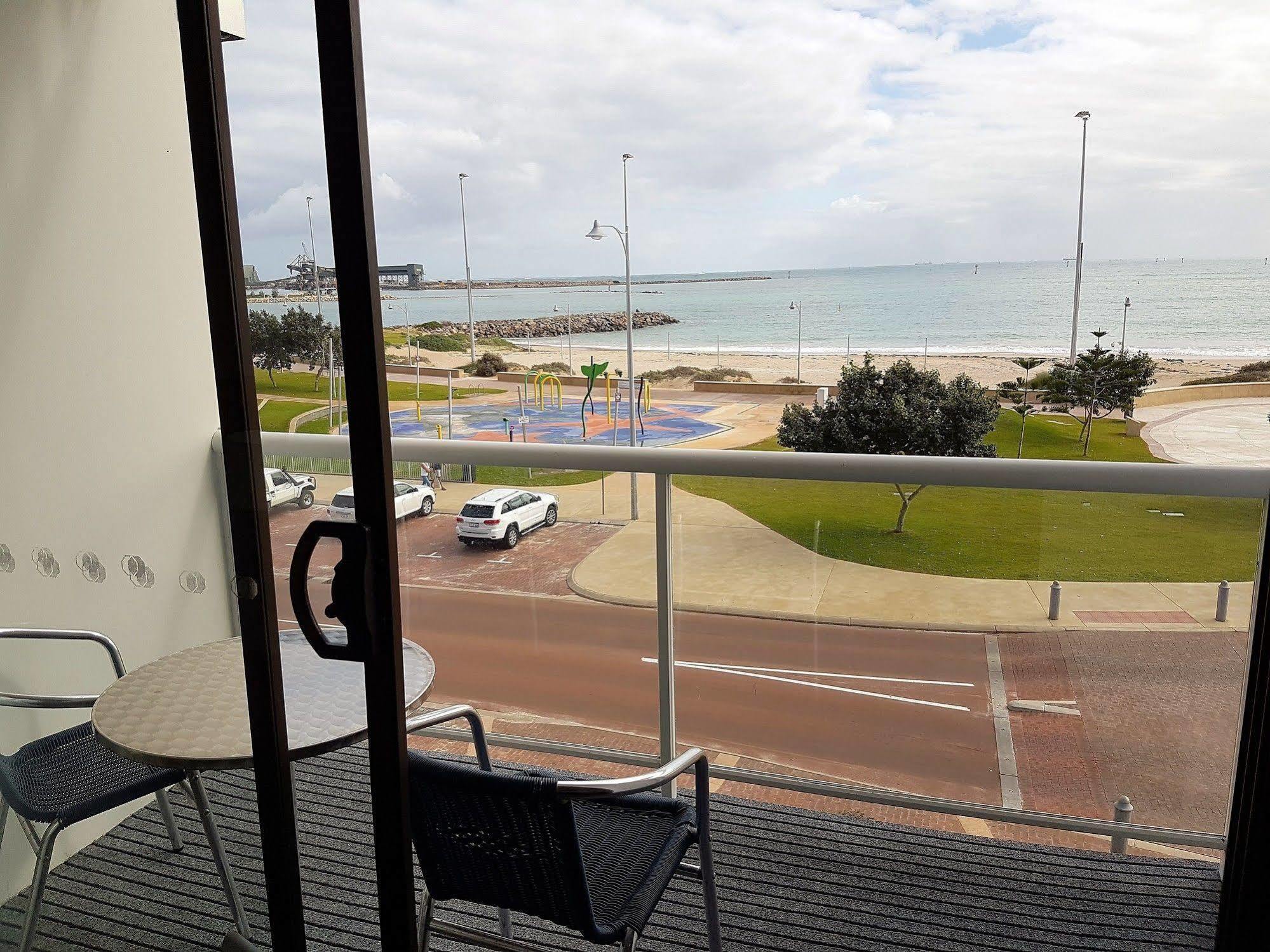 Ocean Centre Hotel Geraldton Exterior photo